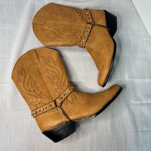 Austin Trading Co. Stylish Tan Cowboy Boots Size 8.5
